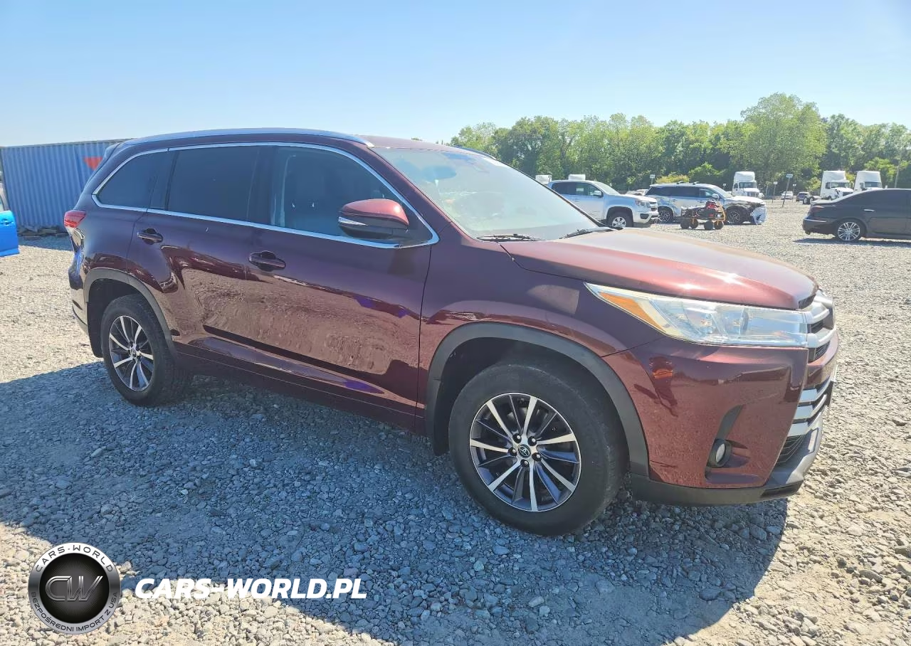 2018 Toyota Highlander Xle VIN:5TDJZRFH4JS804182 - 4