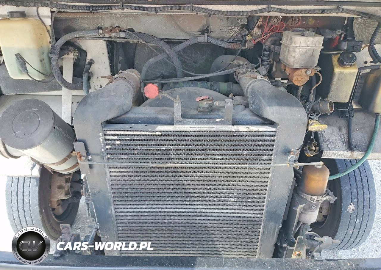 1998 Freightliner Chassis M - Delivery Truck VIN:4UZA4FF46WC990953 - 12