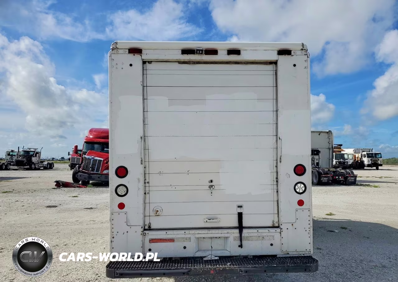 1998 Freightliner Chassis M - Delivery Truck VIN:4UZA4FF46WC990953 - 6