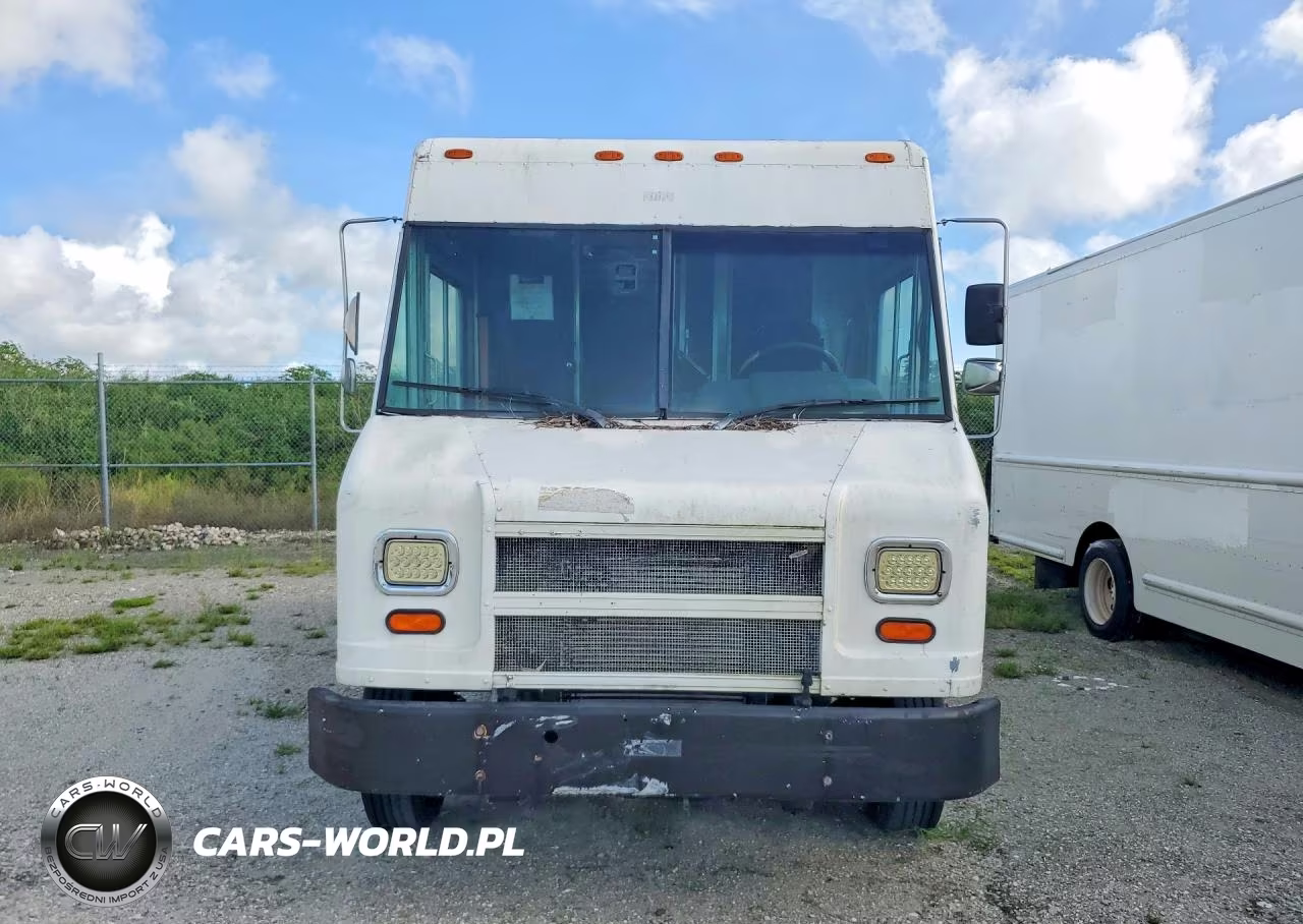 2000 Freightliner Chassis M - Box Truck VIN:4UZA4FA46YCF82045 - 5