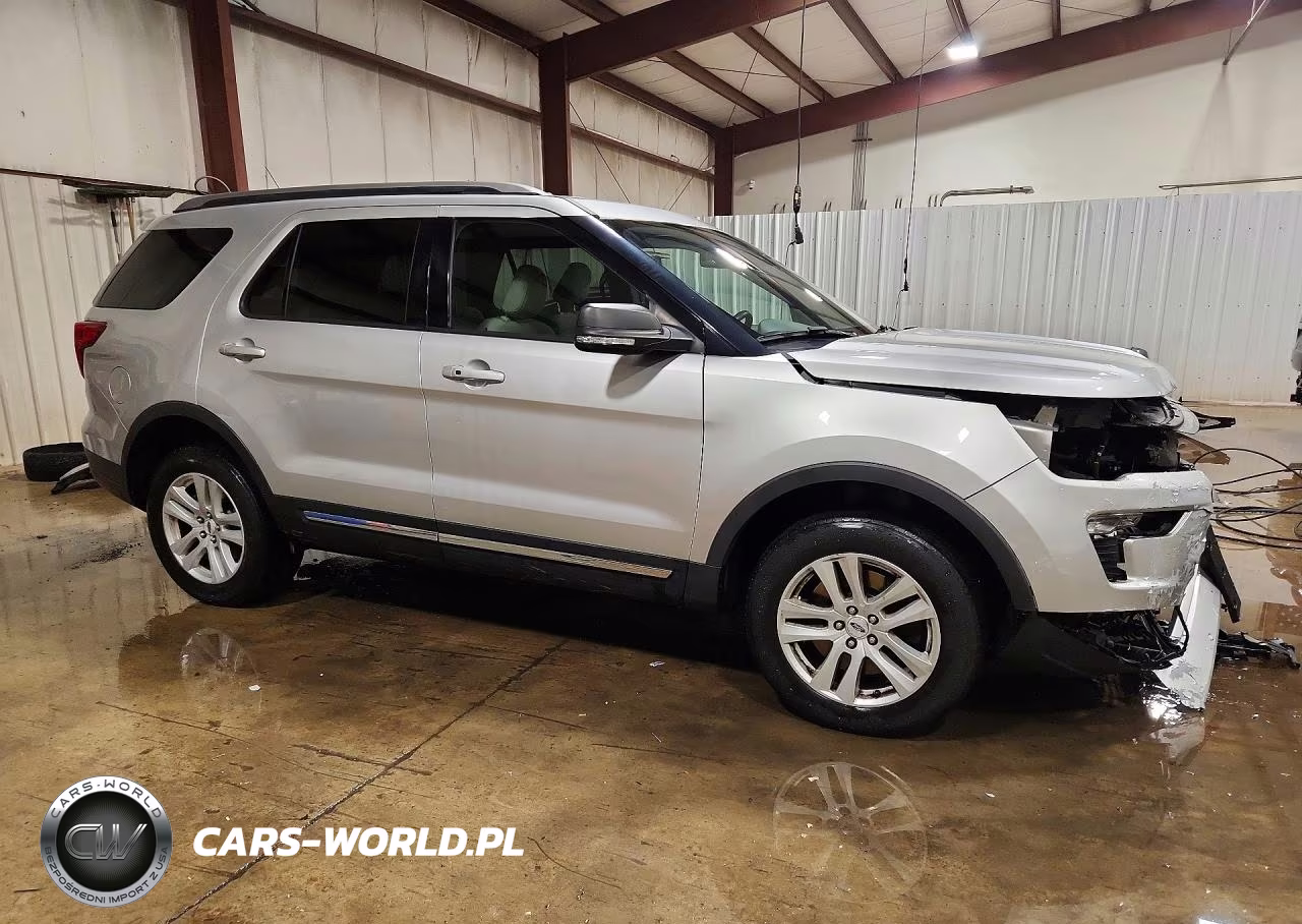2019 Ford Explorer Xlt VIN:1FM5K8DH4KGA63509 - 4