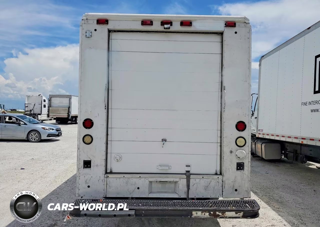 2004 Workhorse P42 Delivery Truck VIN:5B4KP42U743389452 - 6