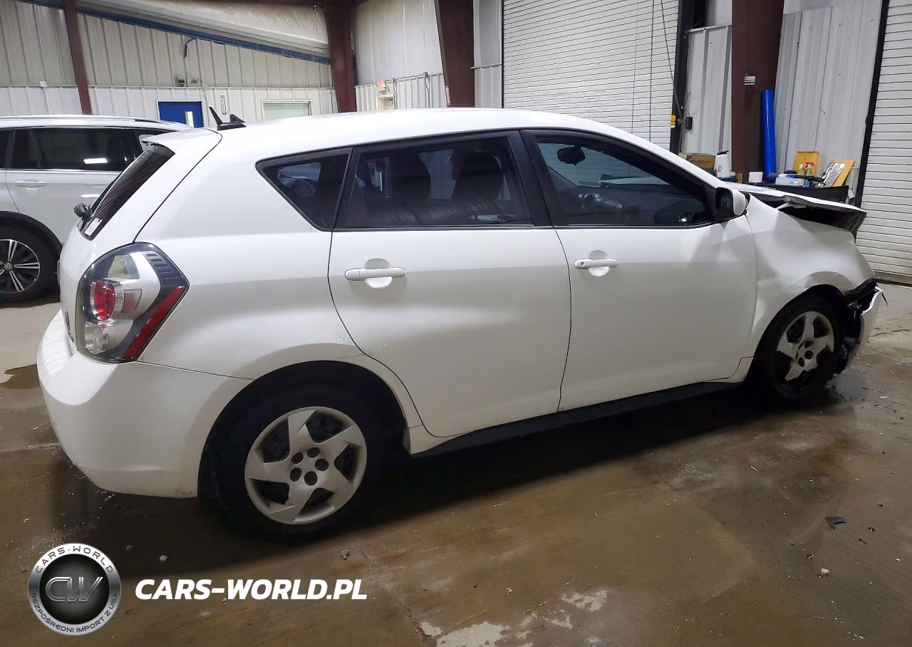 2010 Pontiac Vibe VIN:5Y2SP6E82AZ406073 - 3