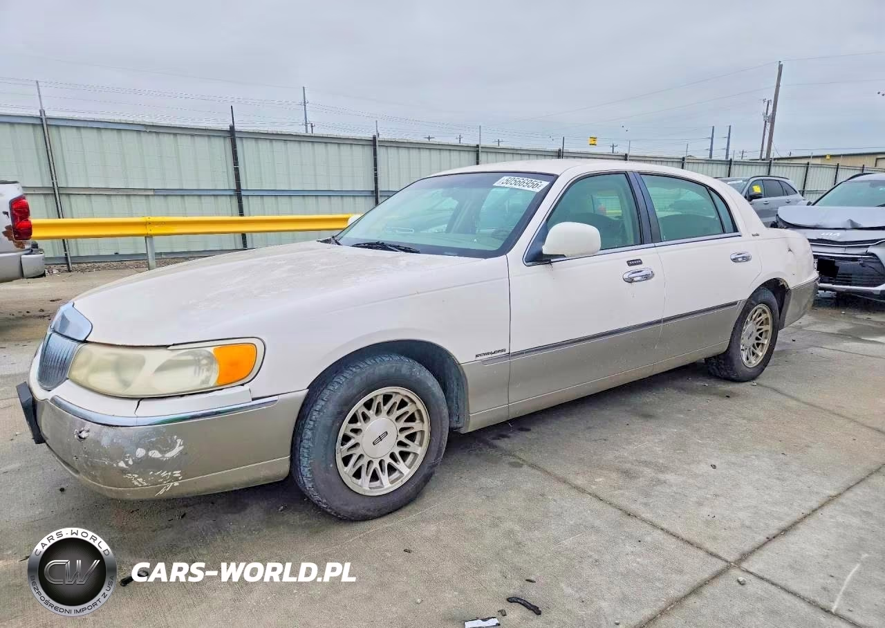 2001 Lincoln Town Car Executive