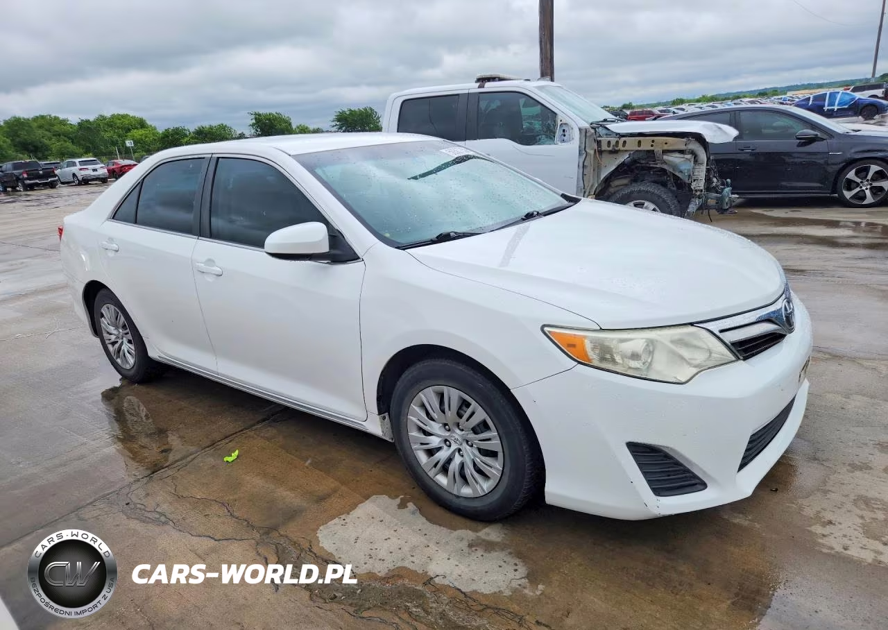 2014 Toyota Camry Le VIN:4T4BF1FKXER385011 - 4