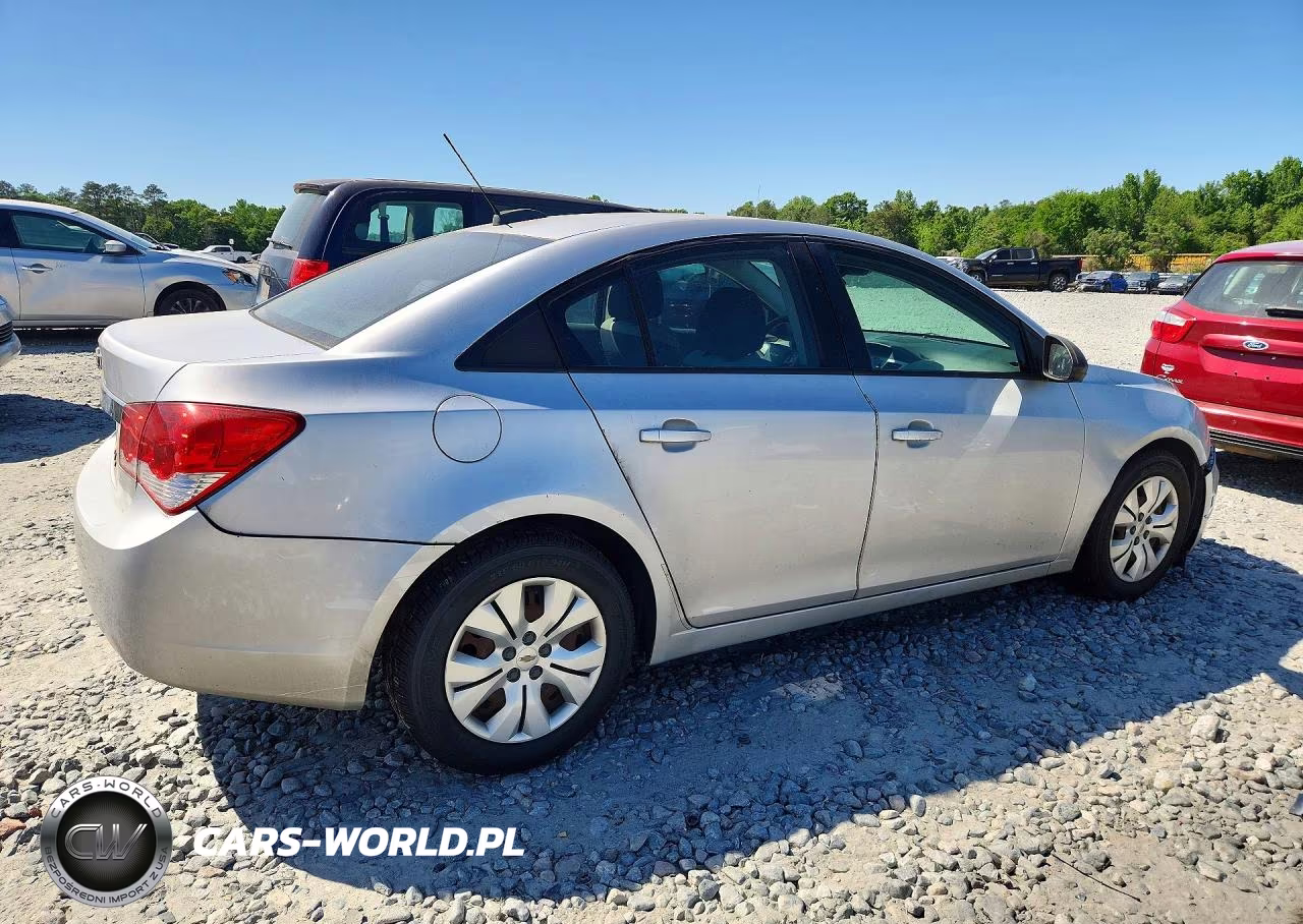 2015 Chevrolet Cruze Ls VIN:1G1PA5SHXF7267067 - 3