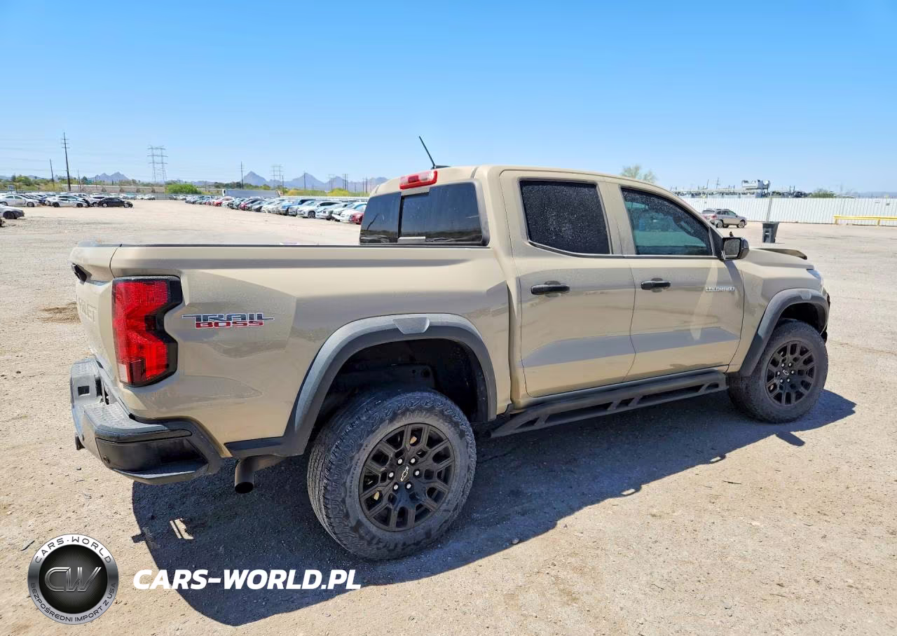2024 Chevrolet Colorado Trail Boss VIN:1GCPTEEK8R1125235 - 3
