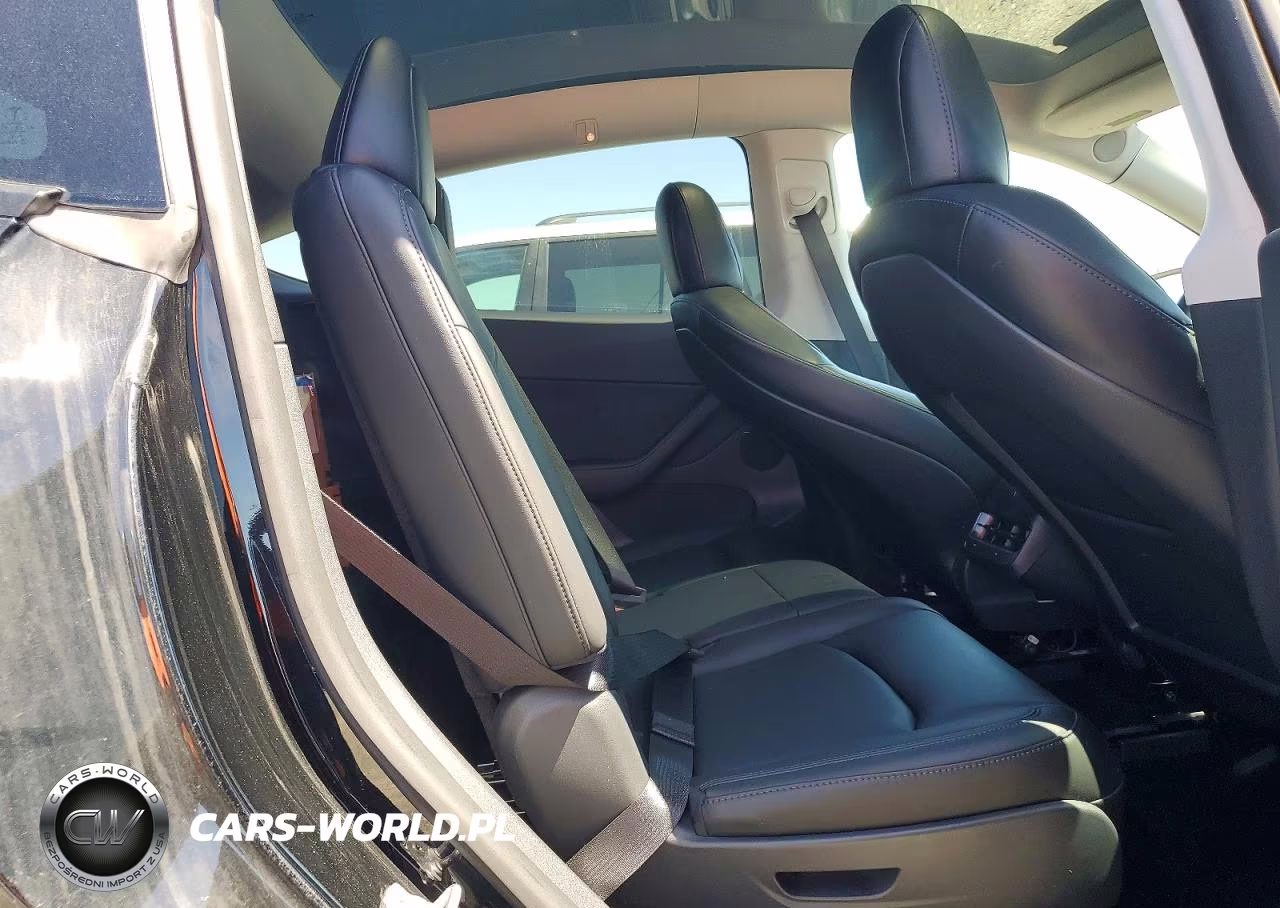 2021 Tesla Model Y VIN:5YJYGAEE3MF214691 - 11