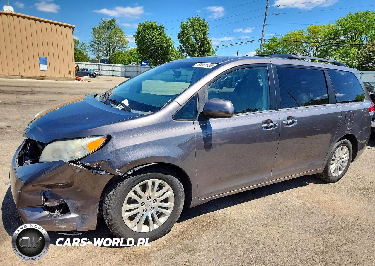 2014 Toyota Sienna Xle 8-Passenger – zdjęcie 1 z 13