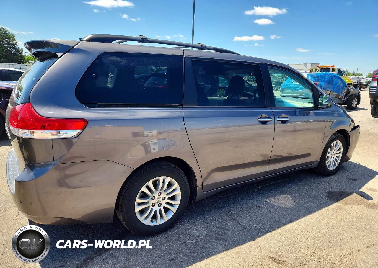 2014 Toyota Sienna Xle 8-Passenger VIN:5TDYK3DC3ES521589 - 3