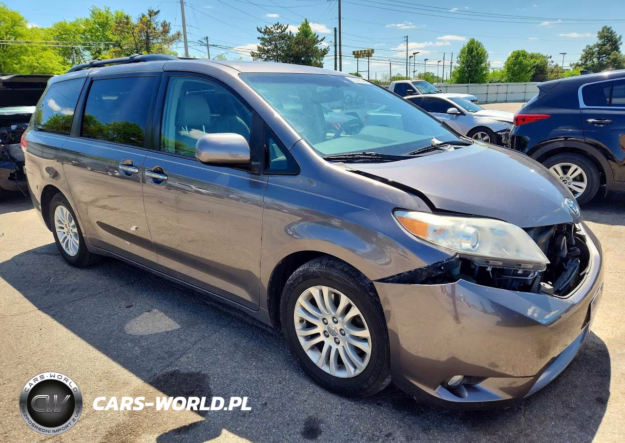2014 Toyota Sienna Xle 8-Passenger VIN:5TDYK3DC3ES521589 - 4