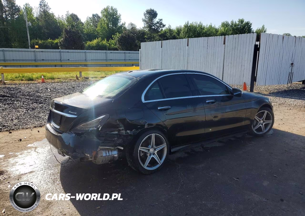 2015 Mercedes-Benz C 300 4Matic VIN:55SWF4KB8FU042911 - 3