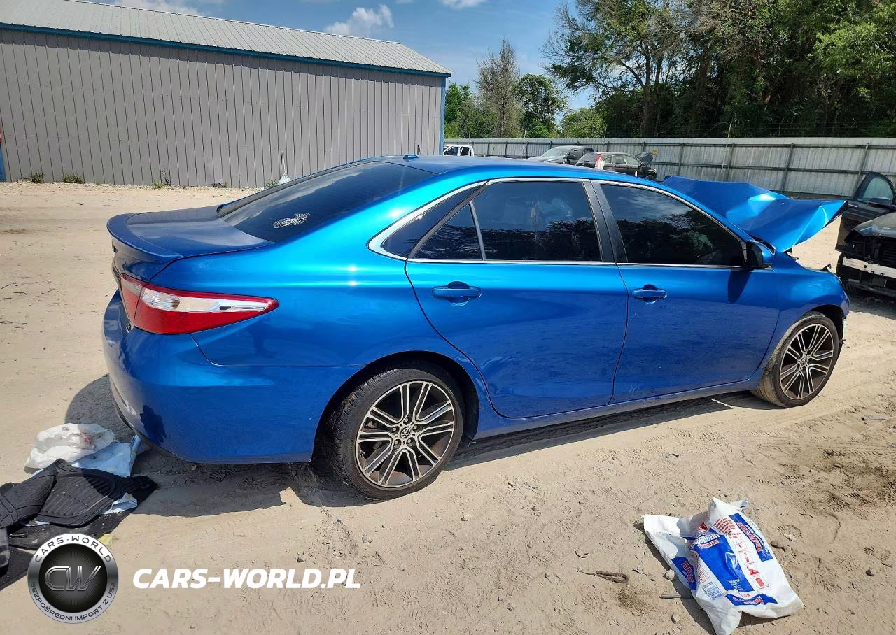 2016 Toyota Camry Special Edition VIN:4T1BF1FK8GU556304 - 3