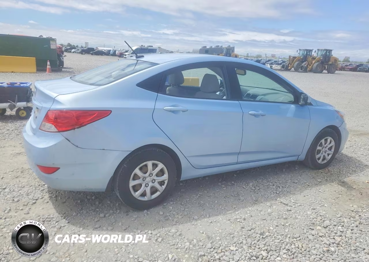 2013 Hyundai Accent Gls VIN:KMHCT4AEXDU402348 - 3