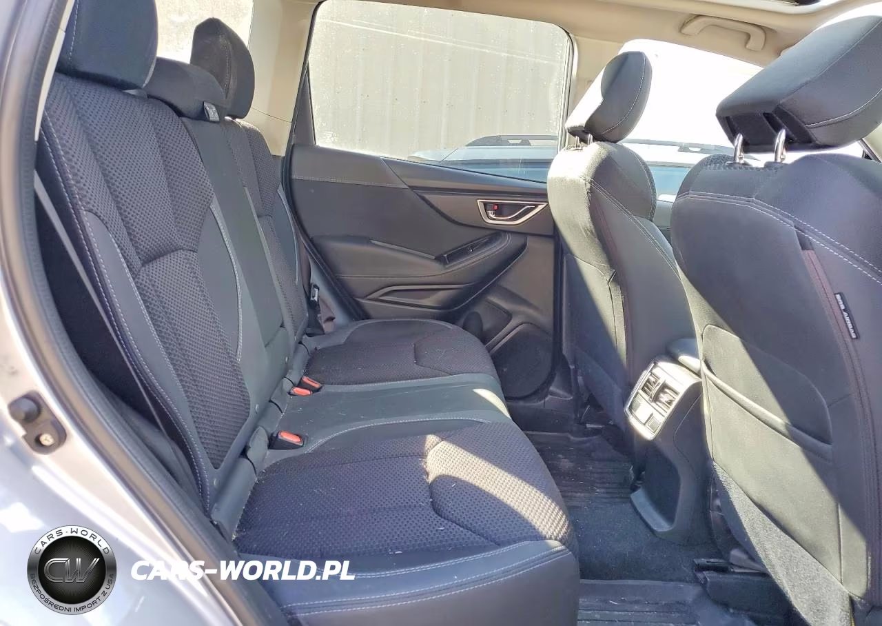 2019 Subaru Forester Premium VIN:JF2SKAEC4KH503418 - 11