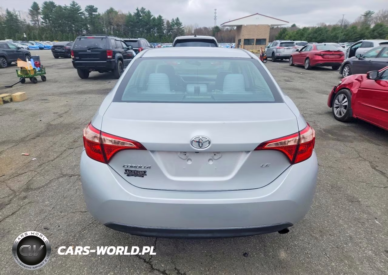 2017 Toyota Corolla Le VIN:2T1BURHE7HC832583 - 6