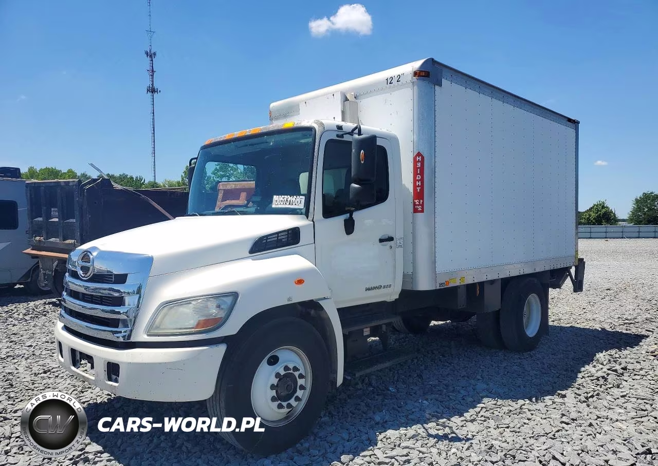 2013 Hino 258-268 Box Truck