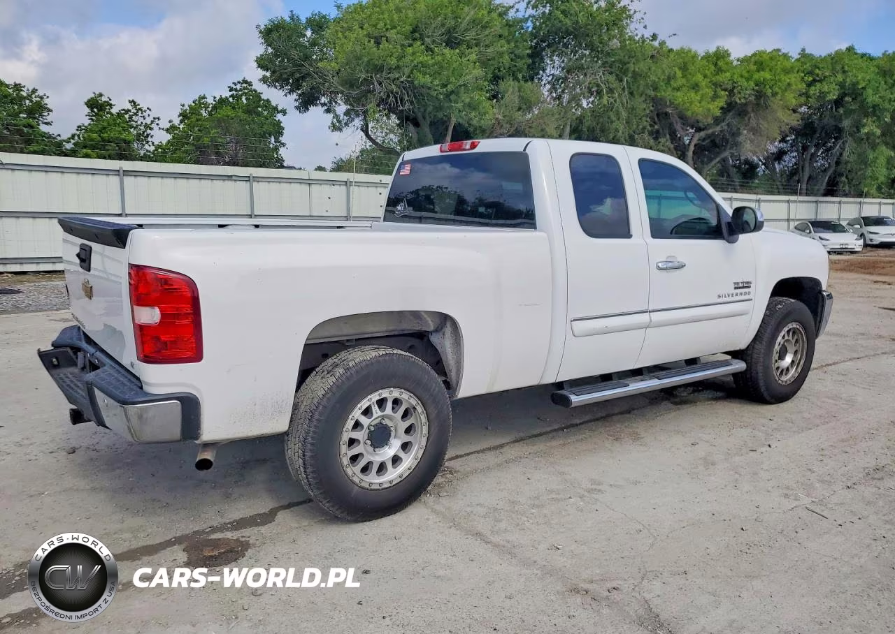 2013 Chevrolet Silverado C1500 Lt VIN:1GCRCSE03DZ192213 - 3