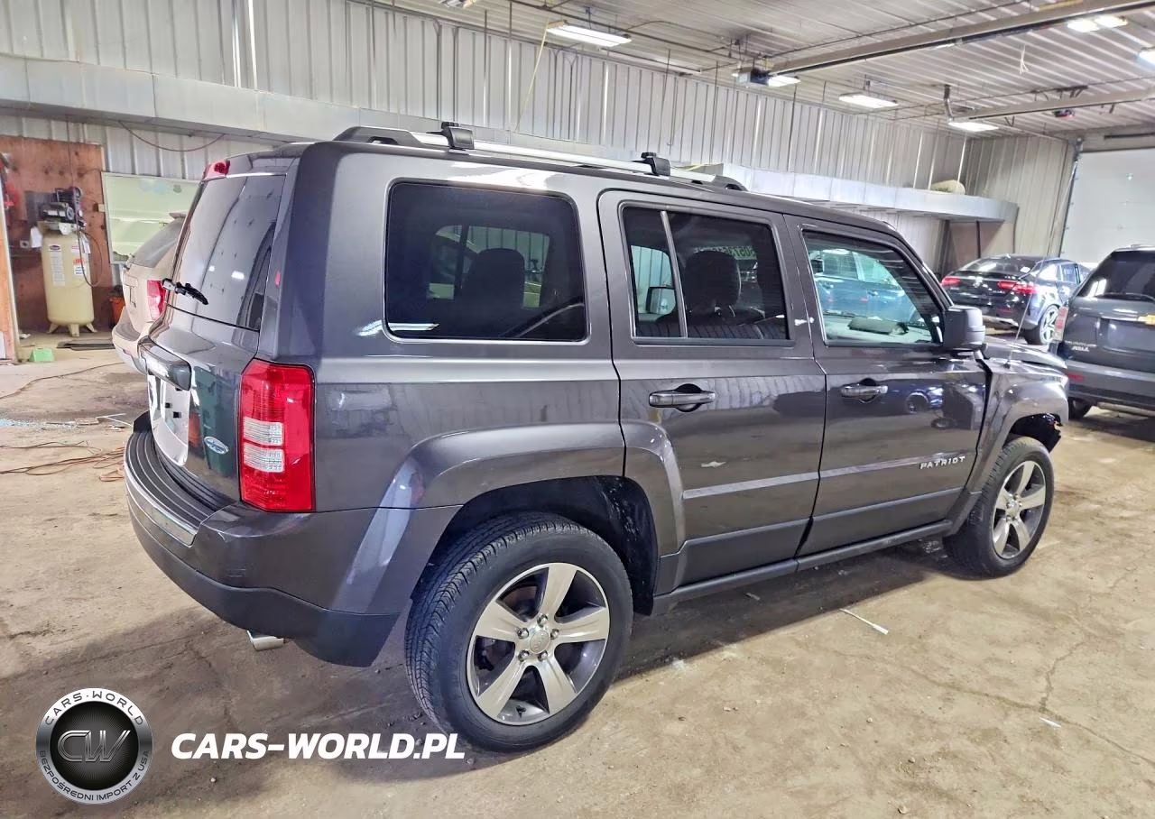 2016 Jeep Patriot Latitude VIN:1C4NJRFB3GD586101 - 3