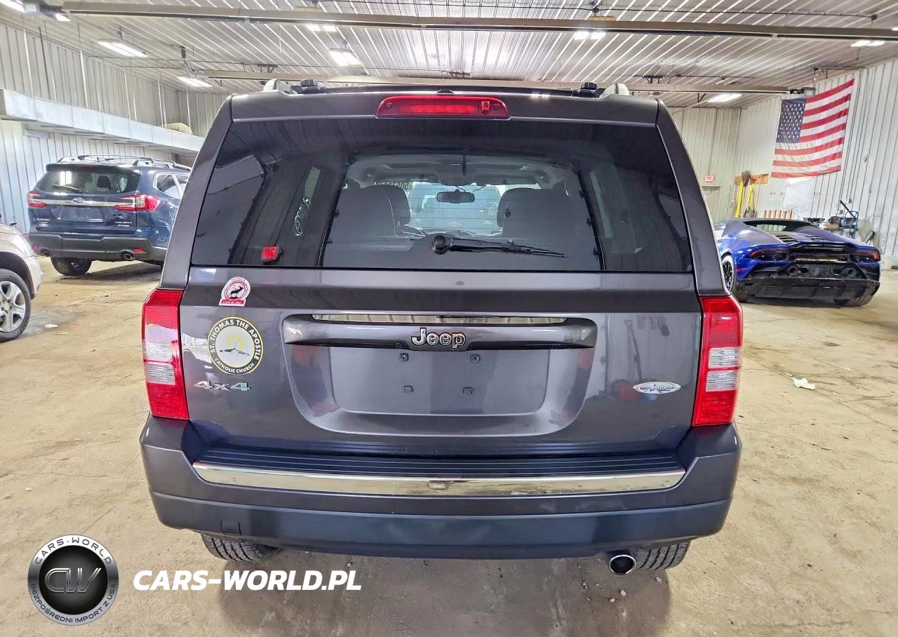 2016 Jeep Patriot Latitude VIN:1C4NJRFB3GD586101 - 6