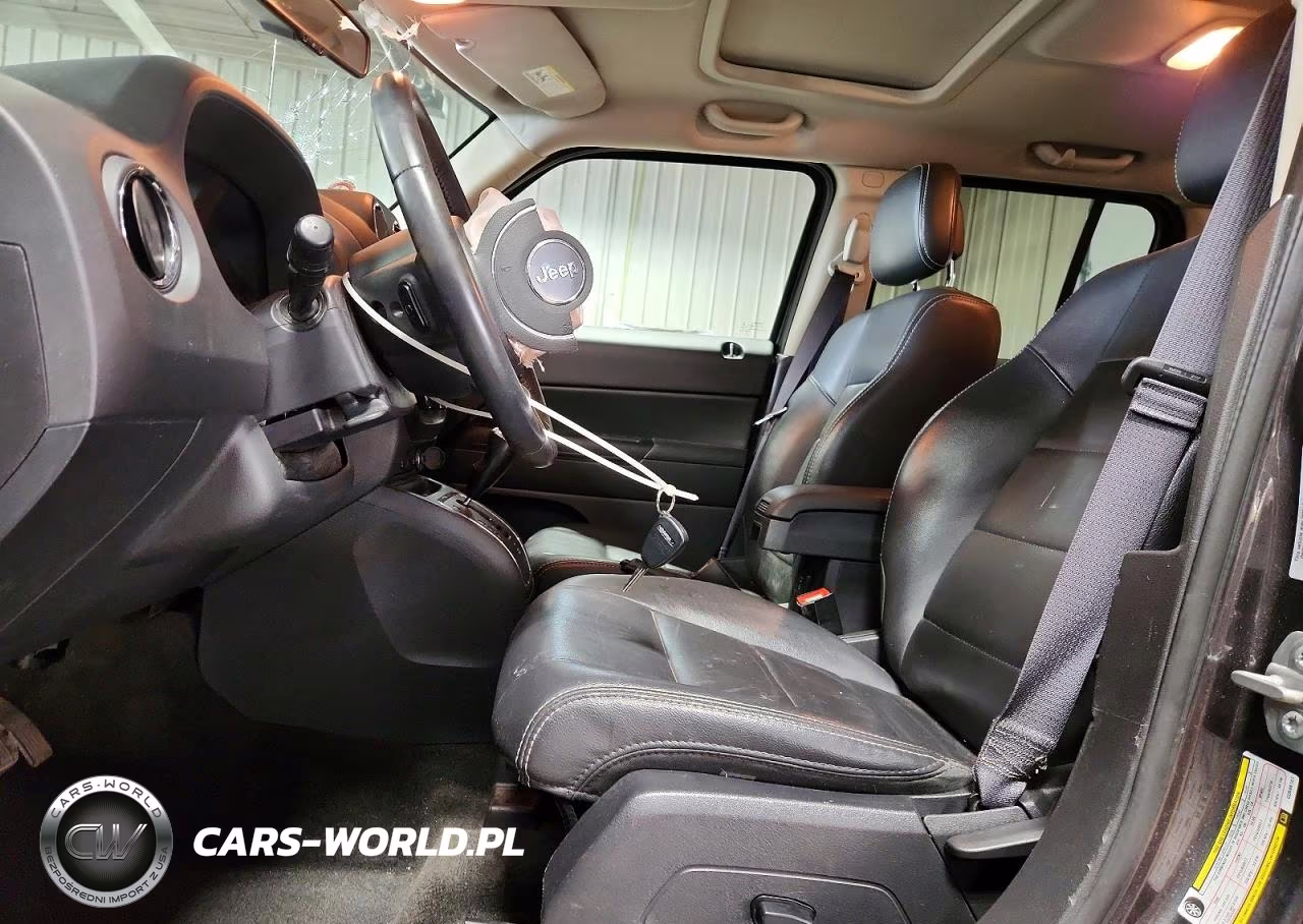 2016 Jeep Patriot Latitude VIN:1C4NJRFB3GD586101 - 7