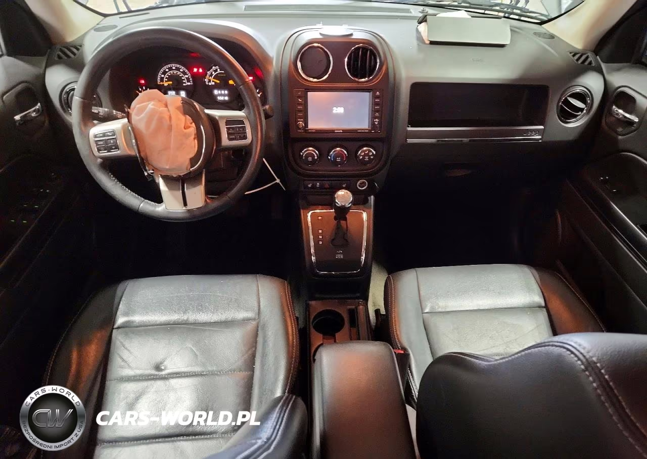 2016 Jeep Patriot Latitude VIN:1C4NJRFB3GD586101 - 8
