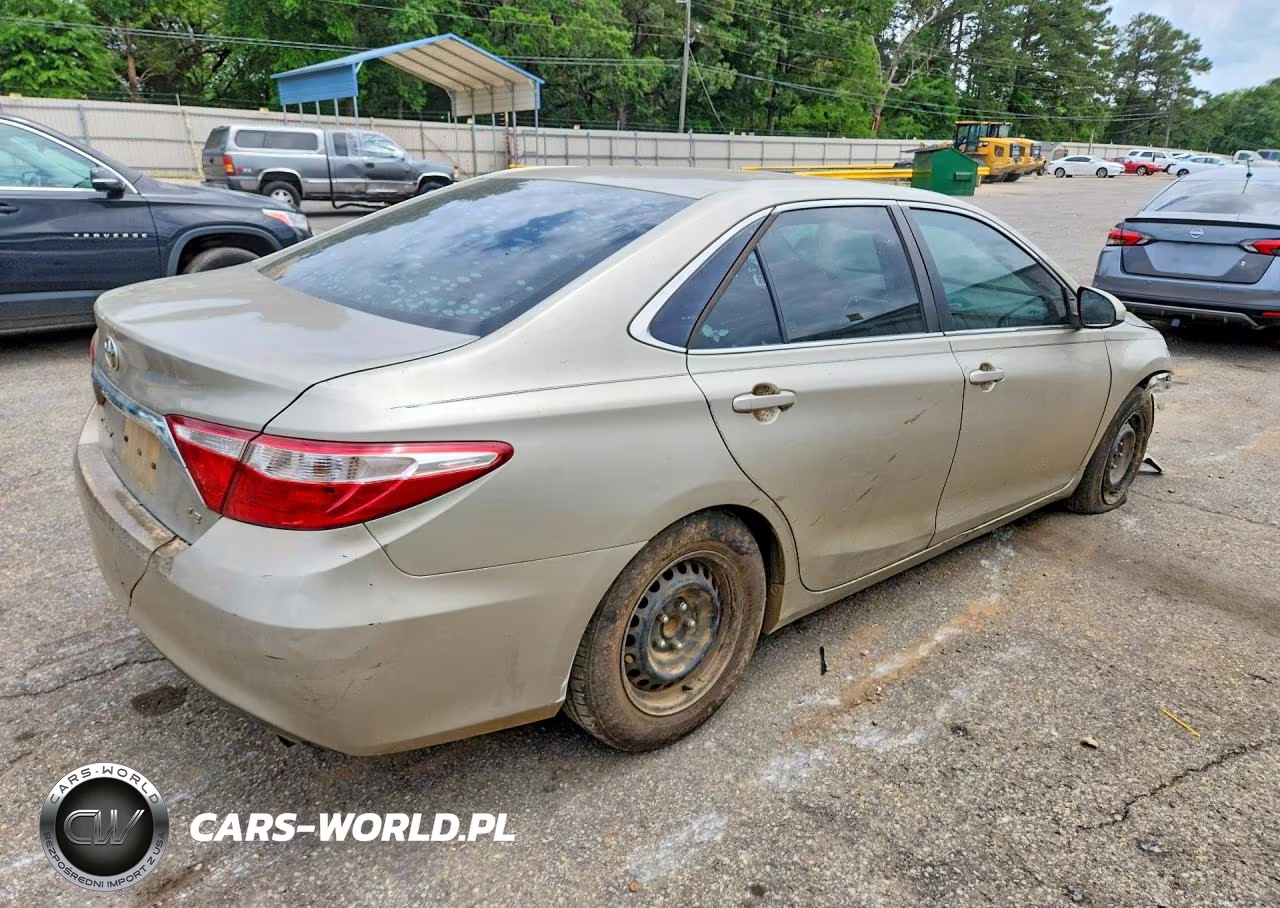 2015 Toyota Camry Le VIN:4T1BF1FK8FU049093 - 3