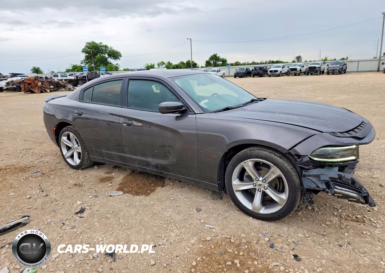 2018 Dodge Charger Sxt Plus VIN:2C3CDXHG2JH158241 - 4