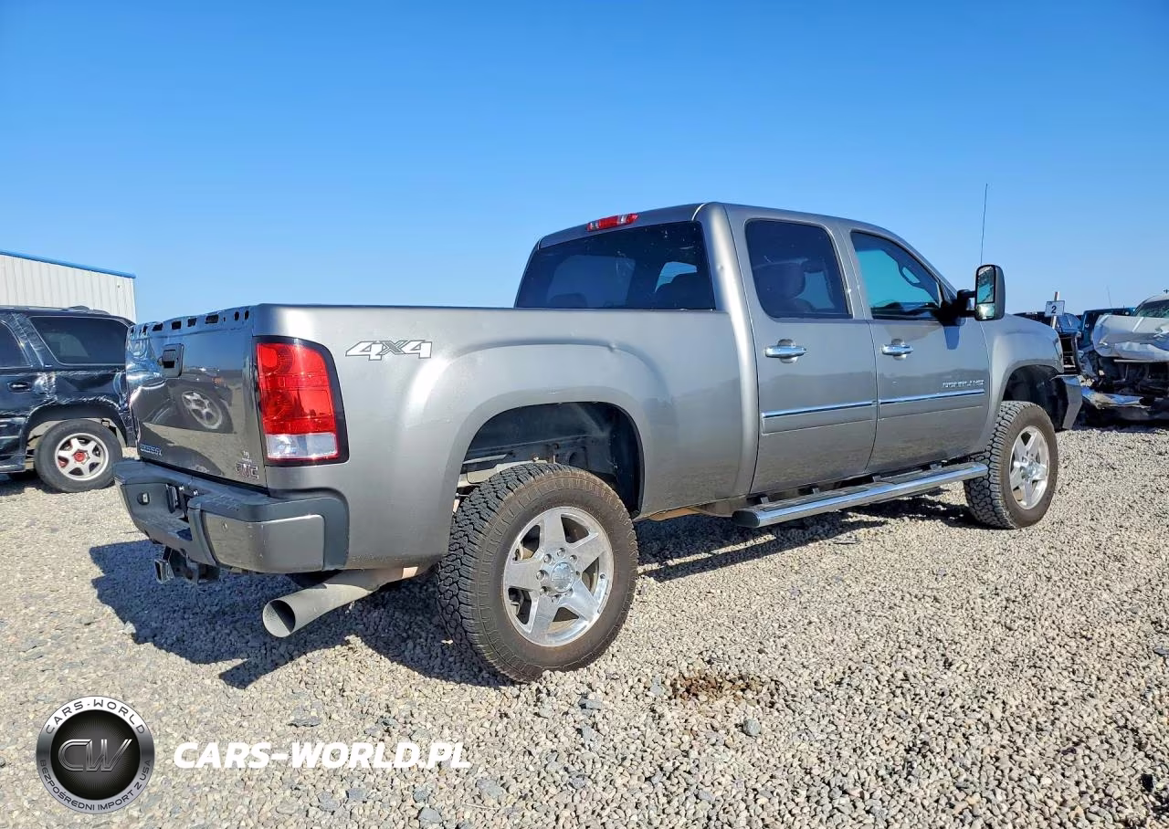 2014 GMC Sierra K2500 Denali VIN:1GT125E89EF151403 - 3