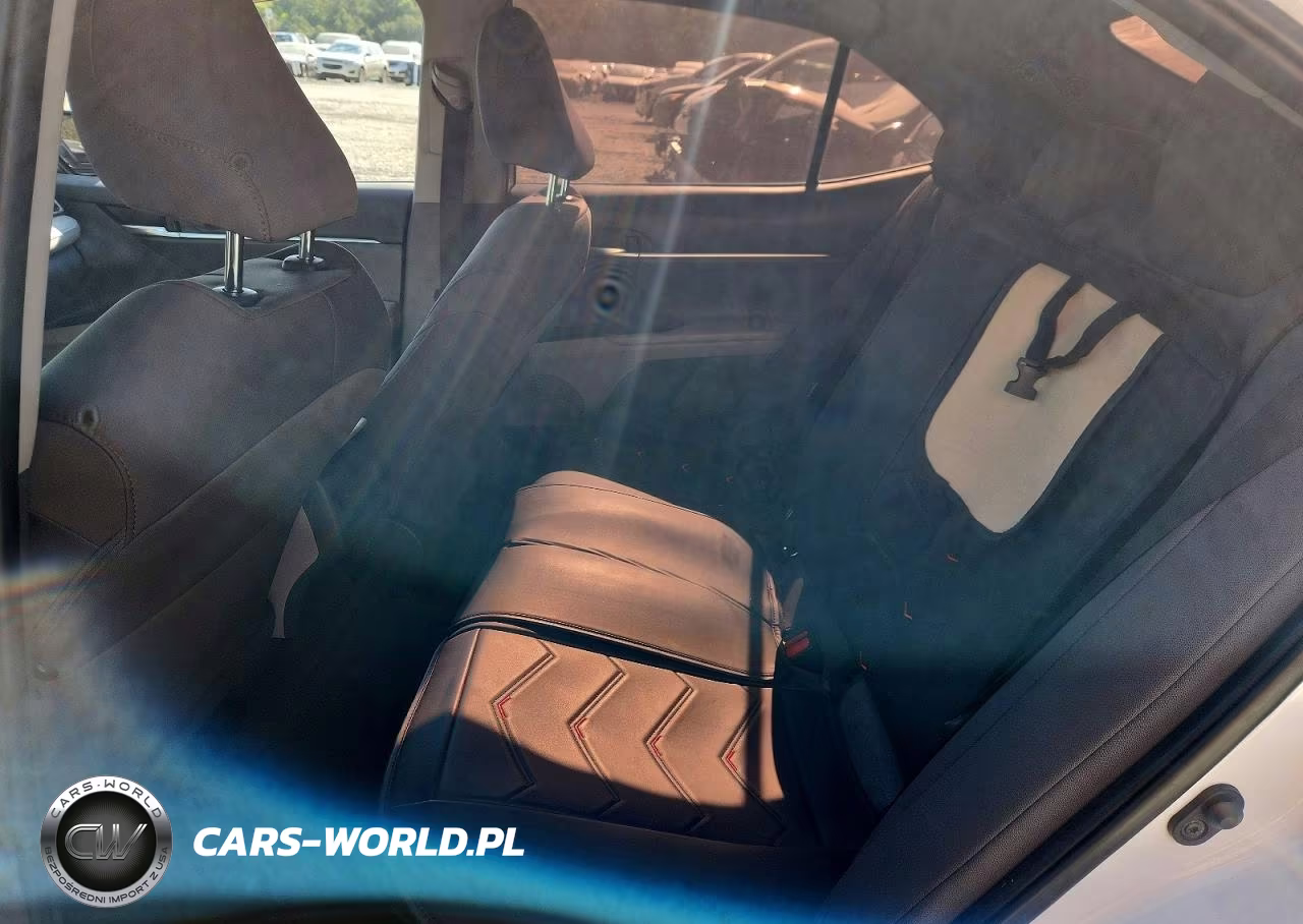 2020 Toyota Camry Le VIN:4T1C11AK6LU342741 - 10