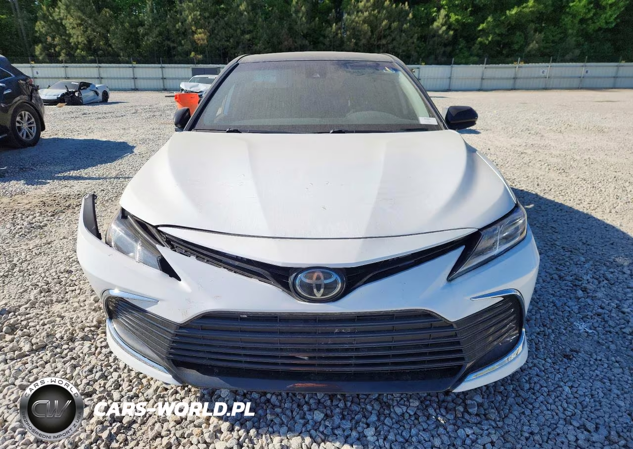 2020 Toyota Camry Le VIN:4T1C11AK6LU342741 - 5