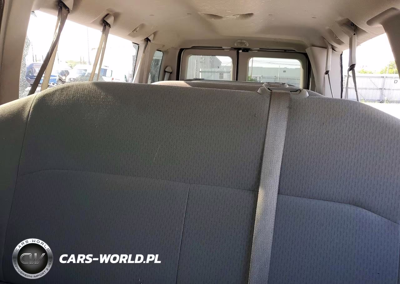 2010 Ford Econoline E350 Super Duty Wagon VIN:1FBSS3BL5ADA44571 - 10