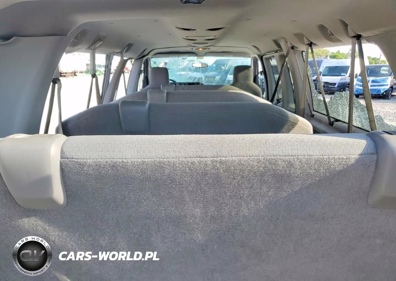 2010 Ford Econoline E350 Super Duty Wagon VIN:1FBSS3BL5ADA44571 - 11