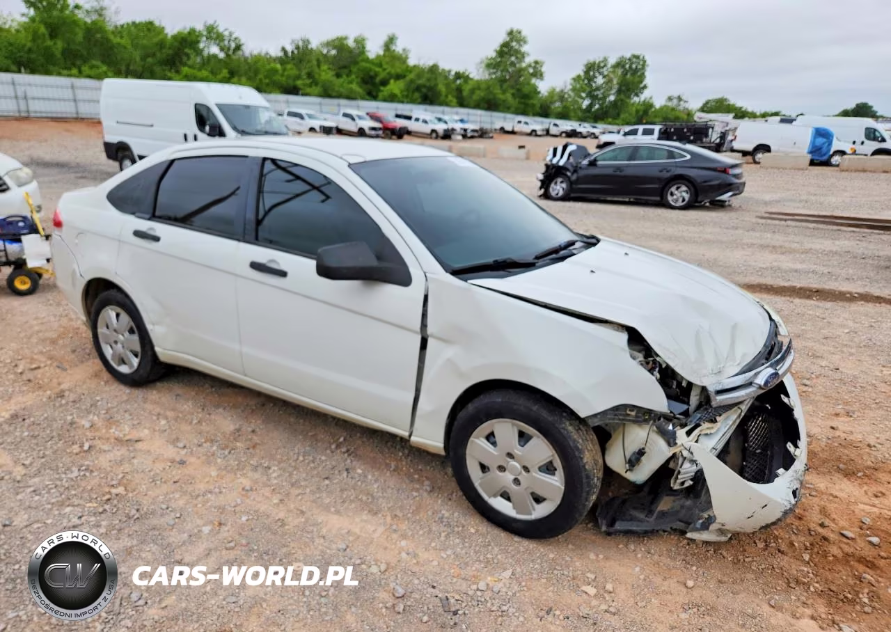 2010 Ford Focus S VIN:1FAHP3EN0AW240187 - 4