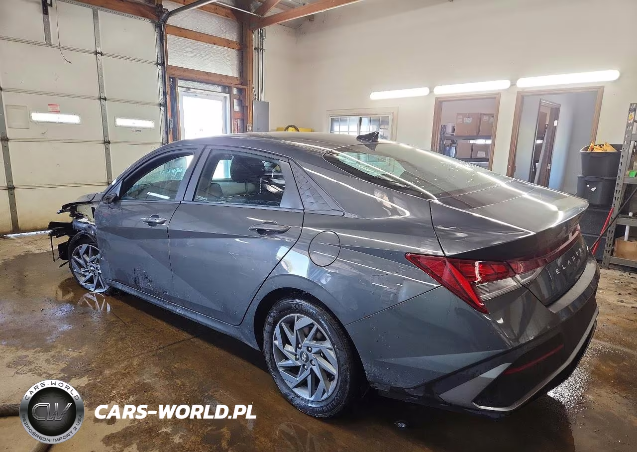 2024 Hyundai Elantra Blue VIN:KMHLM4DJ2RU097604 - 2