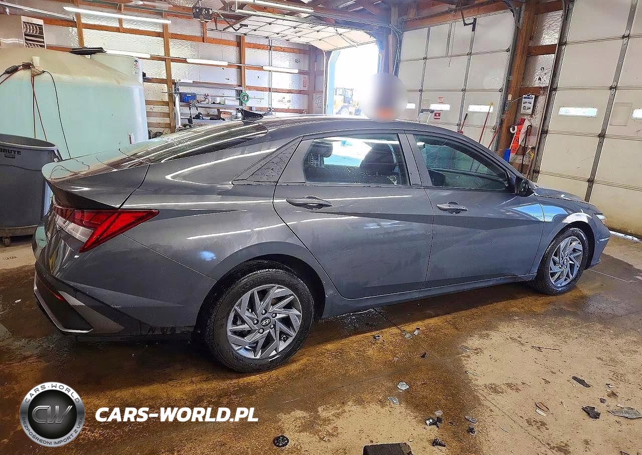 2024 Hyundai Elantra Blue VIN:KMHLM4DJ2RU097604 - 3