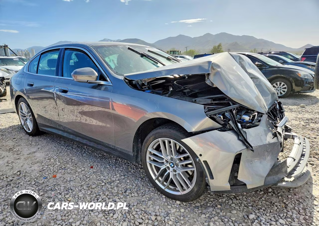 2024 BMW 530 Xi VIN:WBA53FJ00RCS45551 - 4