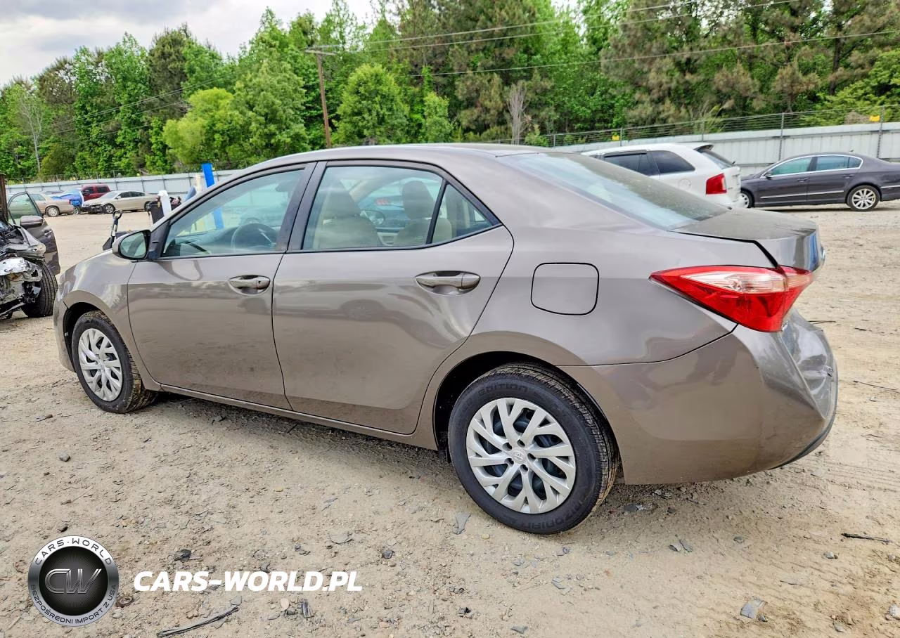2017 Toyota Corolla Le VIN:5YFBURHE1HP736951 - 2