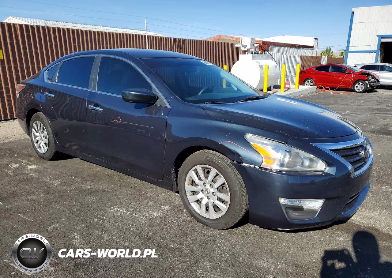 2015 Nissan Altima 2.5 S VIN:1N4AL3AP4FN384245 - 4