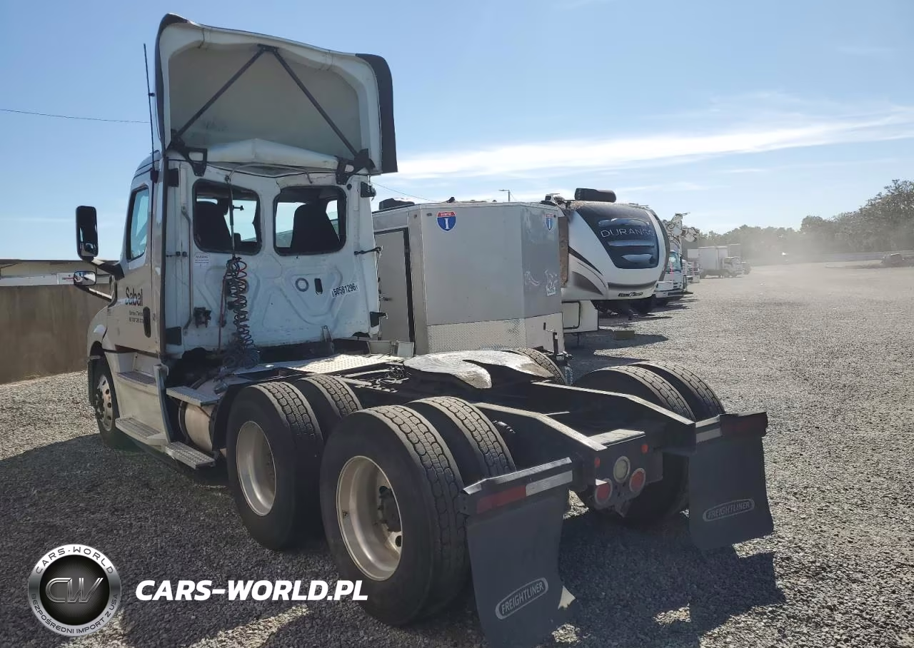 2020 Freightliner Cascadia 126 Semi Truck VIN:3AKJHLDV1LSLR6623 - 3