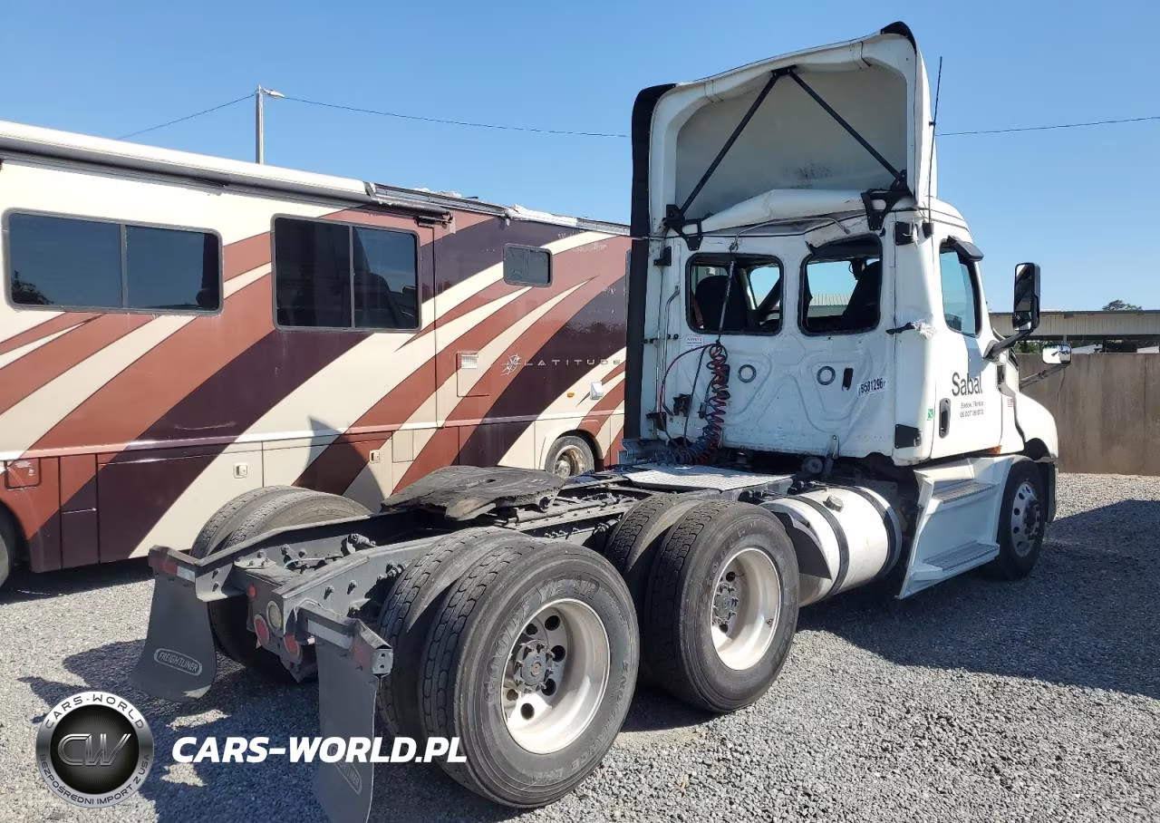 2020 Freightliner Cascadia 126 Semi Truck VIN:3AKJHLDV1LSLR6623 - 4
