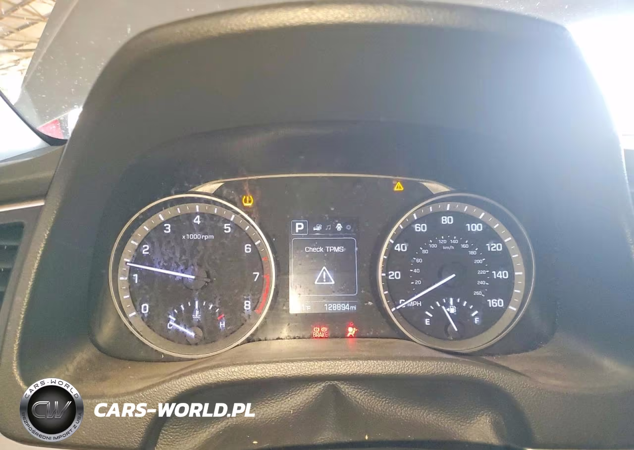 2018 Hyundai Elantra VIN:5NPD84LF7JH214134 - 9