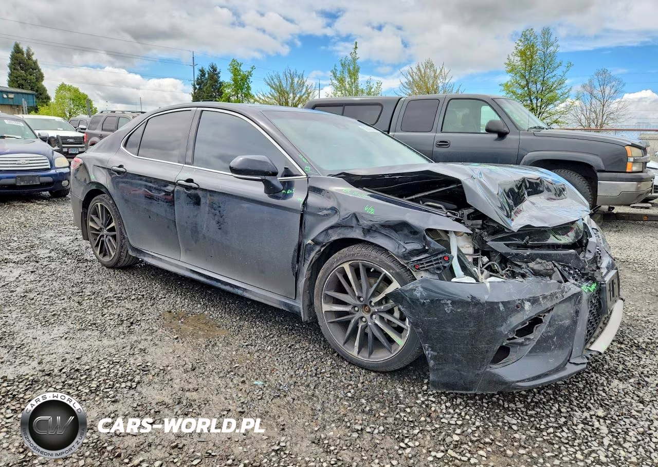 2018 Toyota Camry Xse VIN:4T1B61HKXJU117089 - 4