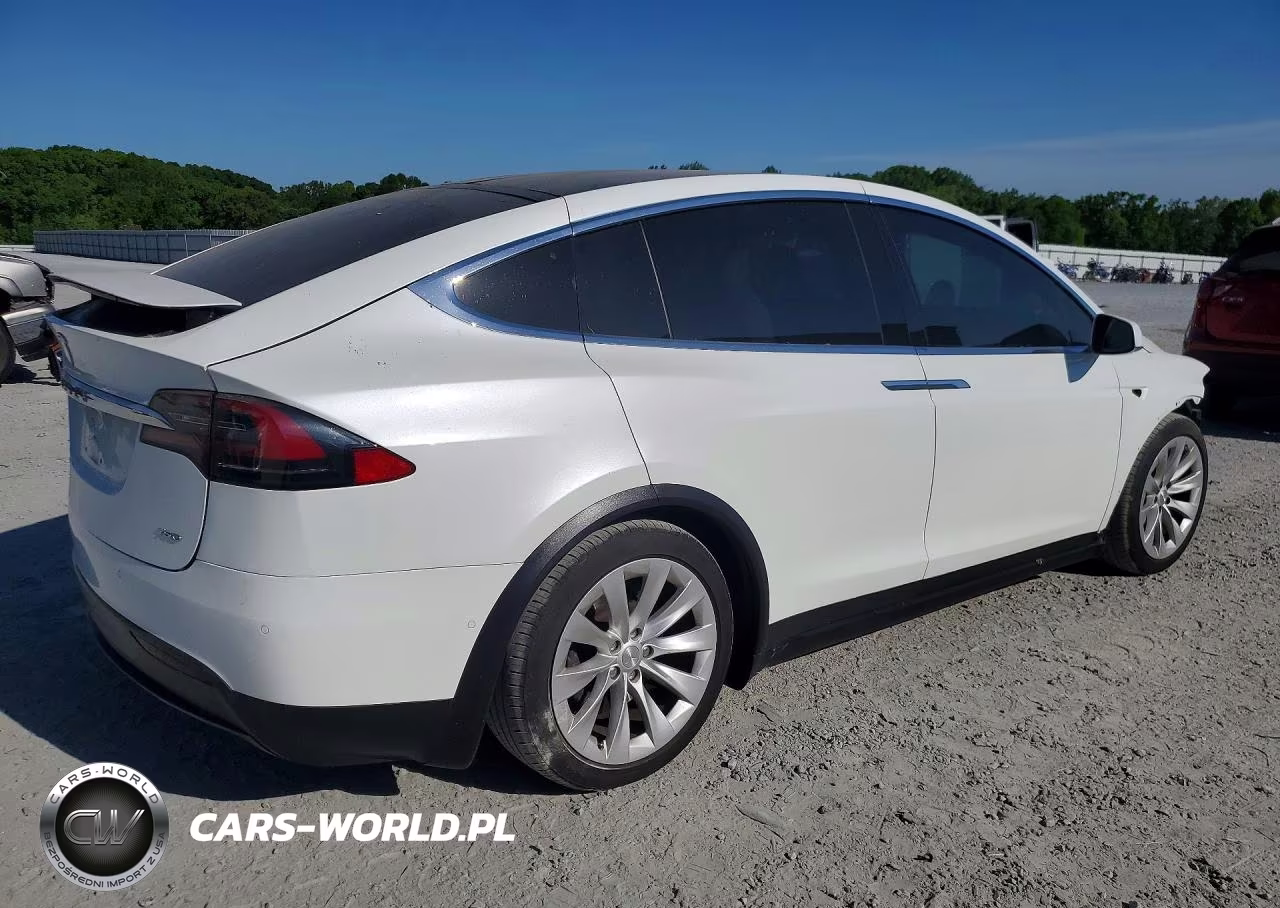 2016 Tesla Model X VIN:5YJXCBE29GF021128 - 3