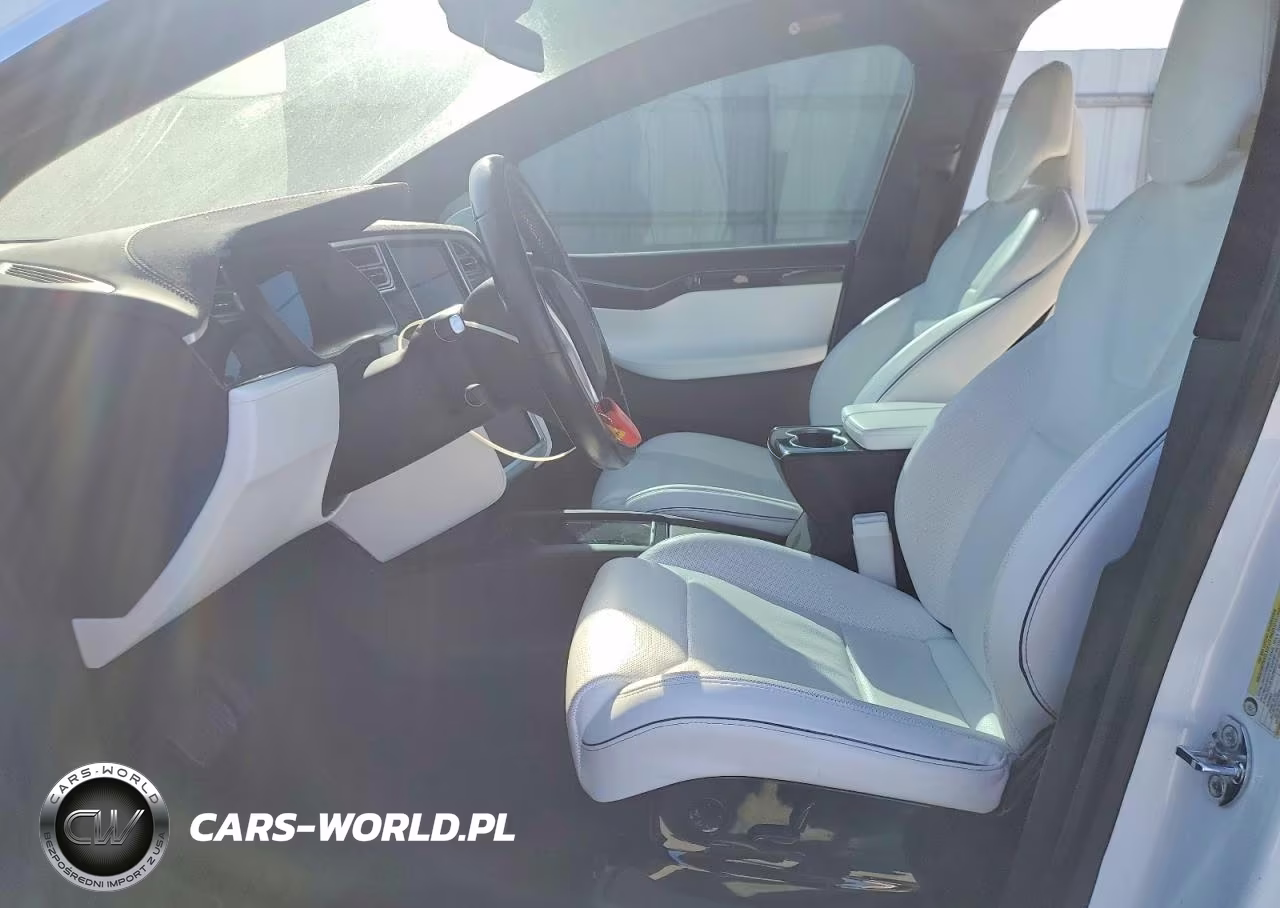 2016 Tesla Model X VIN:5YJXCBE29GF021128 - 7