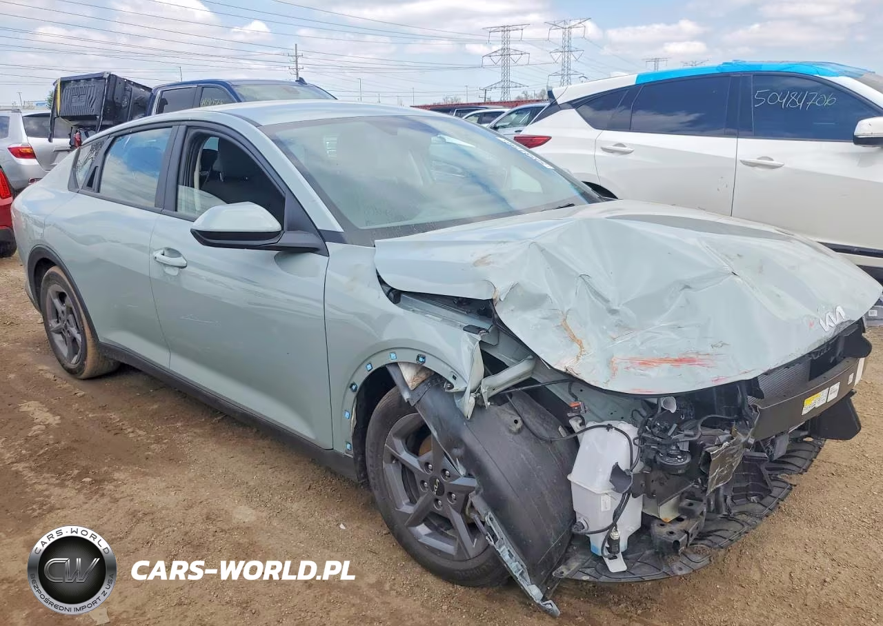 2025 Kia K4 Lxs VIN:3KPFT4DE2SE165301 - 4