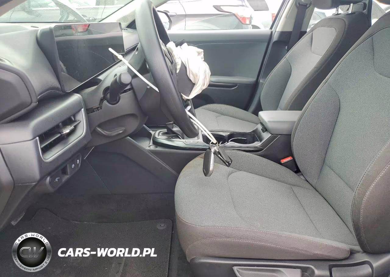 2025 Kia K4 Lxs VIN:3KPFT4DE2SE165301 - 7