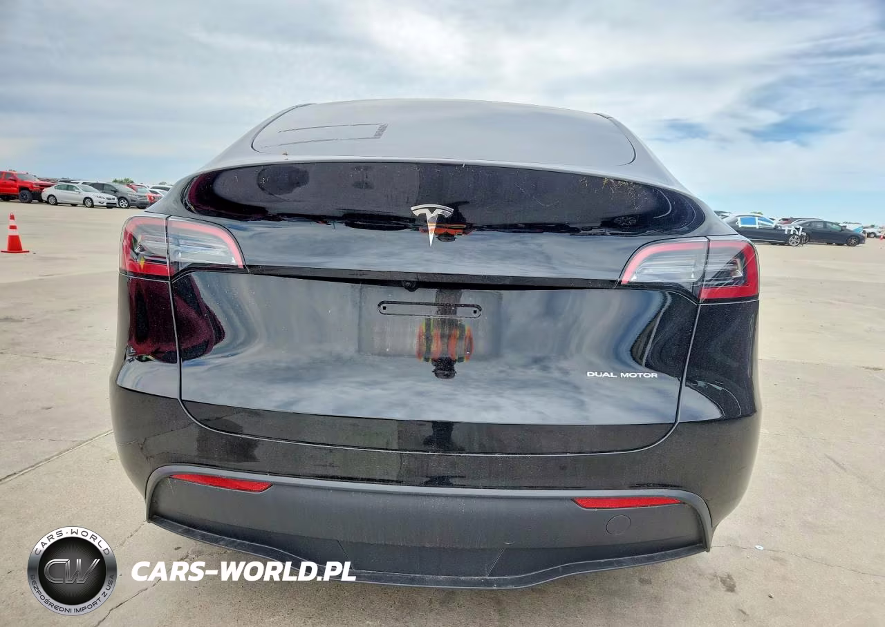 2024 Tesla Model Y VIN:7SAYGDEE9RA275357 - 6