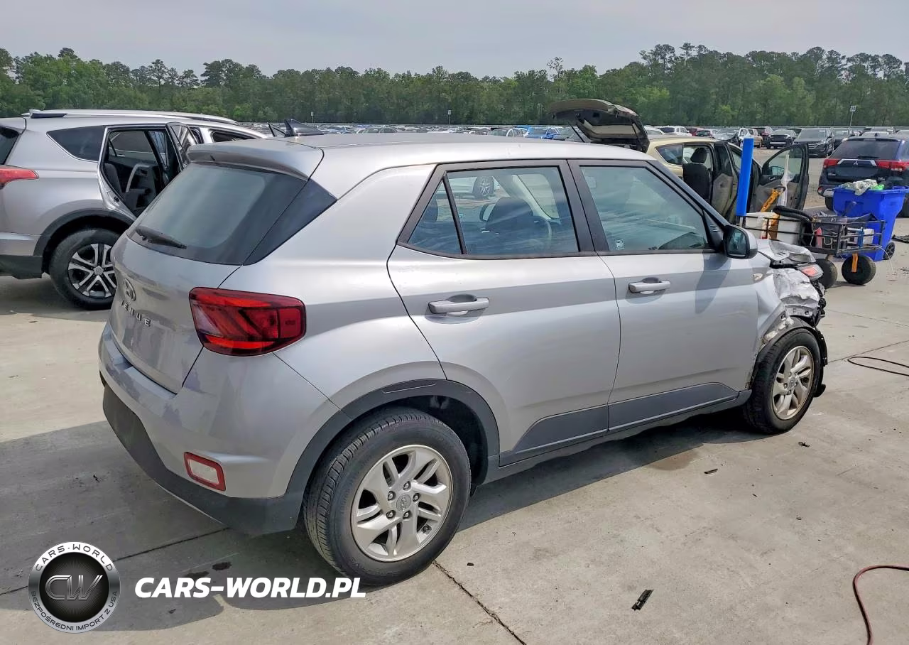 2021 Hyundai Venue Se VIN:KMHRB8A32MU067847 - 3