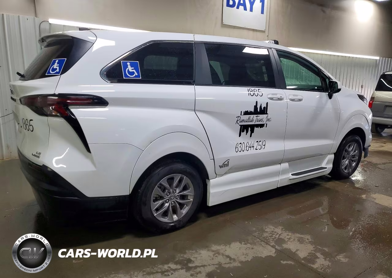 2023 Toyota Sienna Le VIN:5TDKSKFCXPS086425 - 3